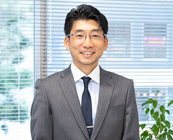 株式会社IICパートナーズ 　代表取締役社長 　中村 淳一郎　笑顔の肖像